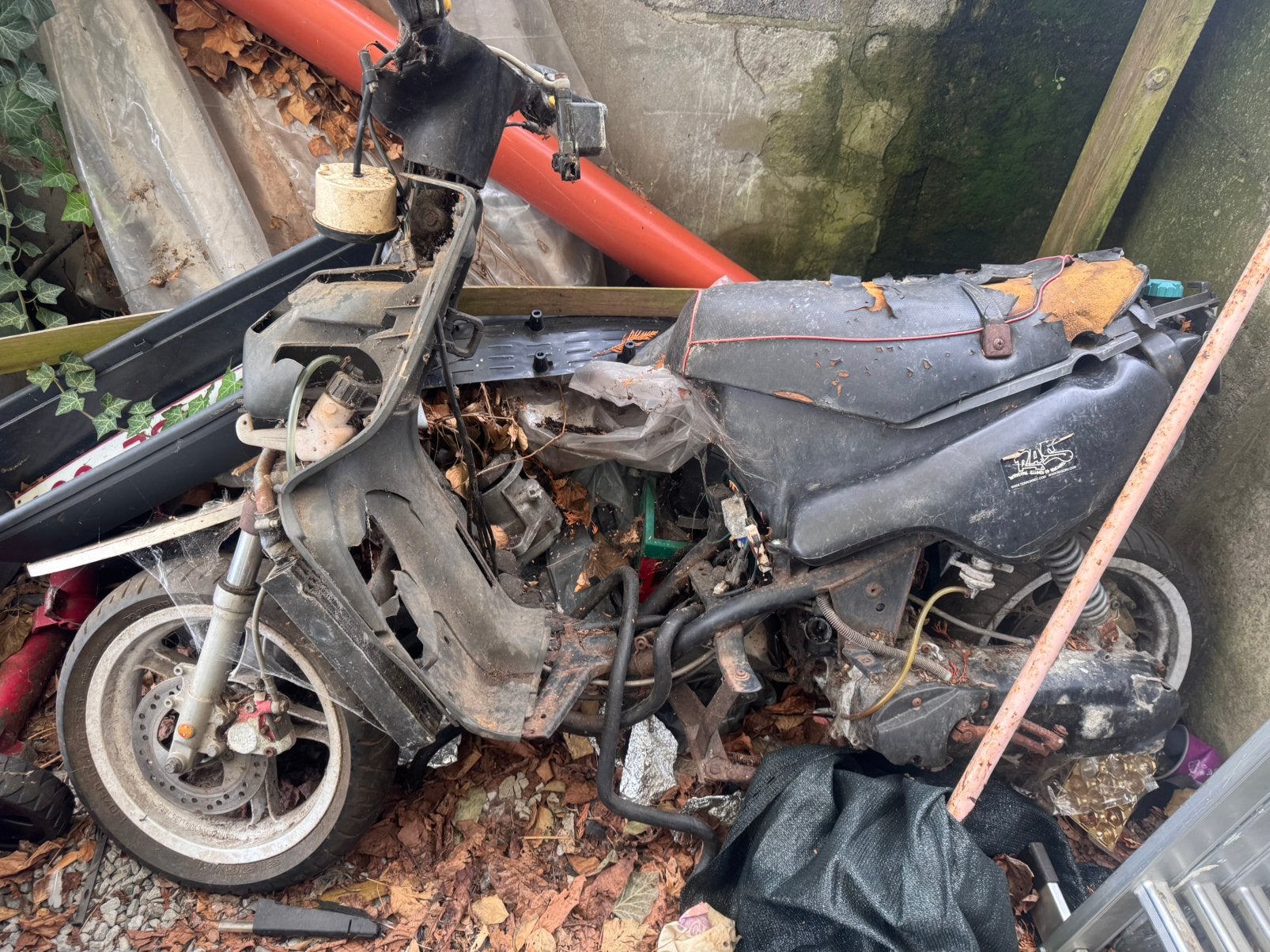 malaguti f12 met Yamaha Aerox  plus moterblok, Ophalen, Zo goed als nieuw
