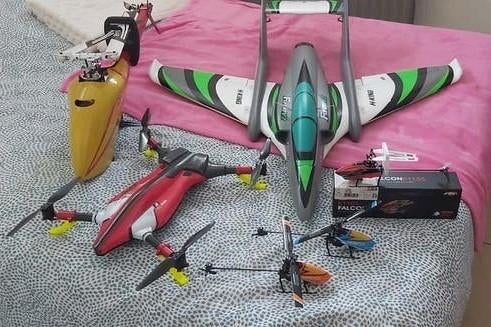 4 hélicoptère 1 drone 3D et un avion jet électronique, Ophalen