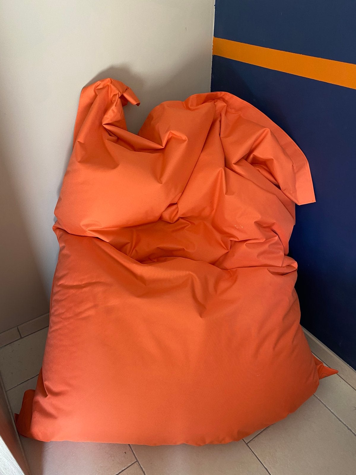 Zitzak loungiez, Huis en Inrichting, Zitzakken, Ophalen, Zo goed als nieuw, Oranje, Zitzak