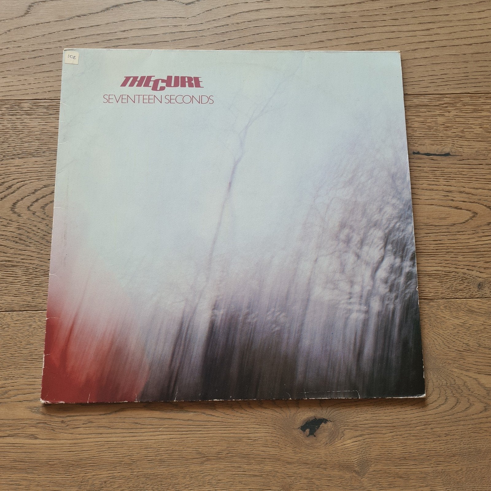 Le film The Cure Seventeen Seconds, Enlèvement ou Envoi, Comme neuf, Rock alternatif