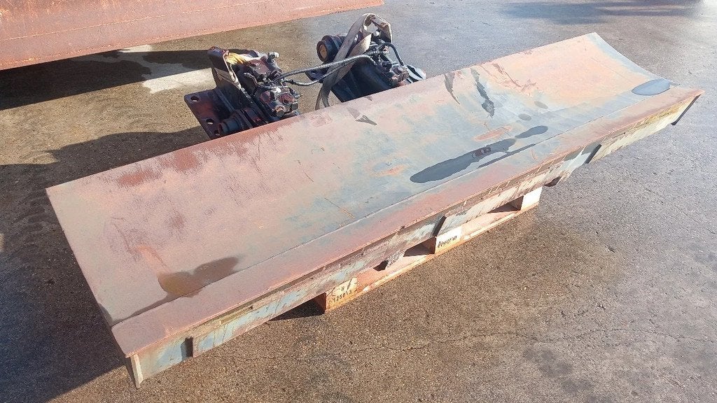 Hitachi ZX180W ZX210W blade Unused