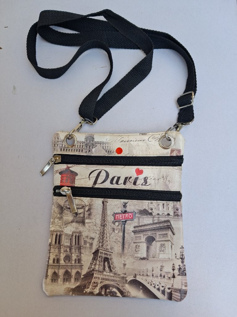 klein schoudertasje "Paris", Bijoux, Sacs & Beauté, Sacs | Sacs à bandoulière, Enlèvement ou Envoi, Comme neuf
