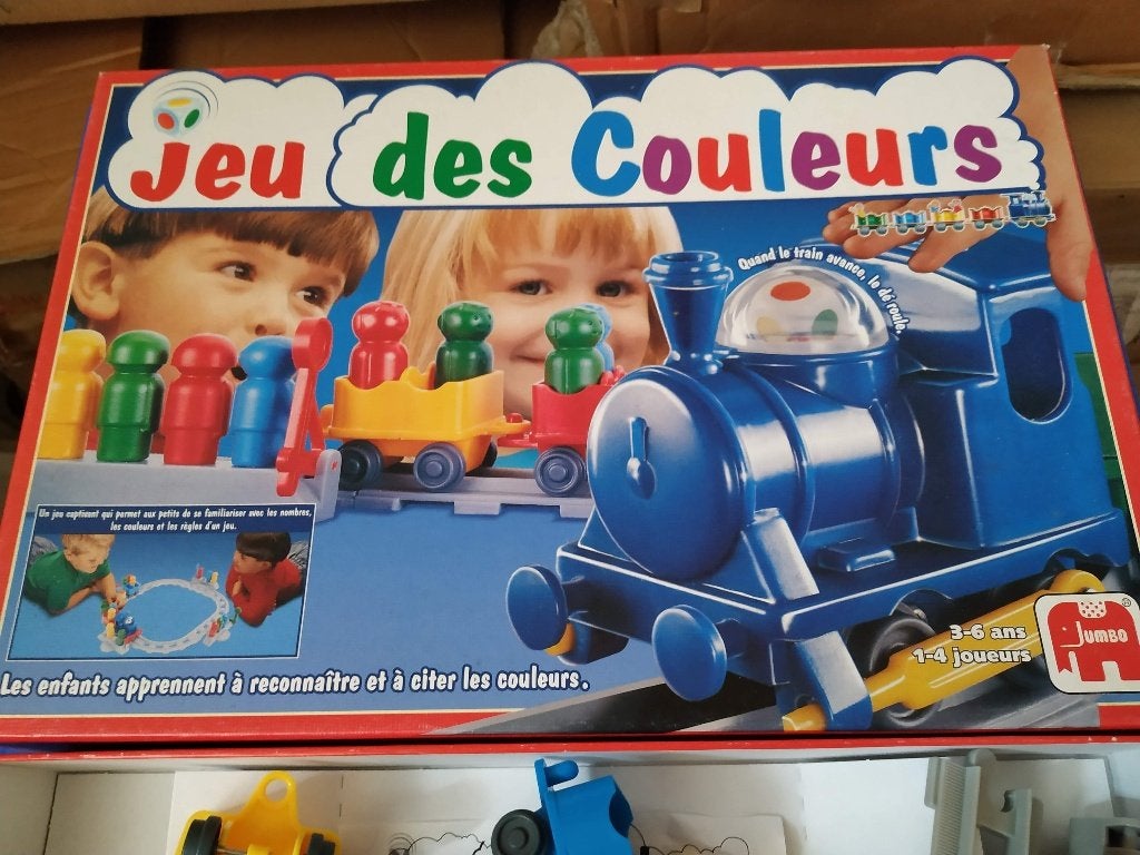 zelf sporen leggen, grote mooie trein met wagonnetjes spel, Ophalen of Verzenden, Knutselen