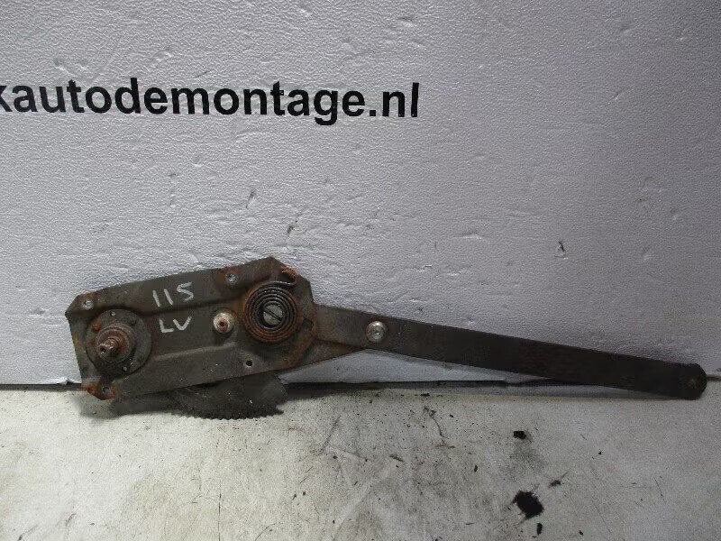 RAAMMECHANIEK HAND LINKS VOOR Mercedes-Benz / 8 (W115), Mercedes-Benz AG, Enlèvement ou Envoi, Utilisé, Dialog.mb@mercedes-benz.com