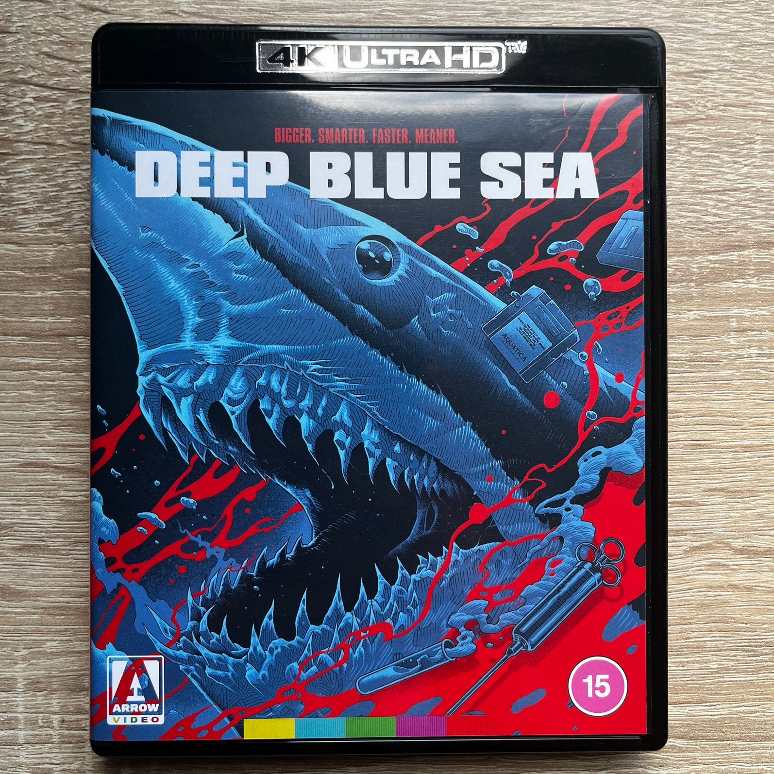 Deep Blue Sea (Arrow Video) 4K Ultra HD - Slips réversibles., CD & DVD, Blu-ray, Comme neuf, Horreur, Enlèvement ou Envoi