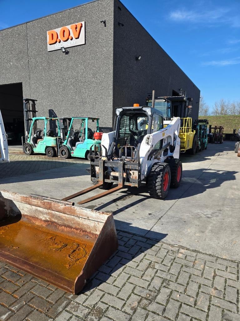 Bobcat S770, Ophalen, Wiellader of Shovel