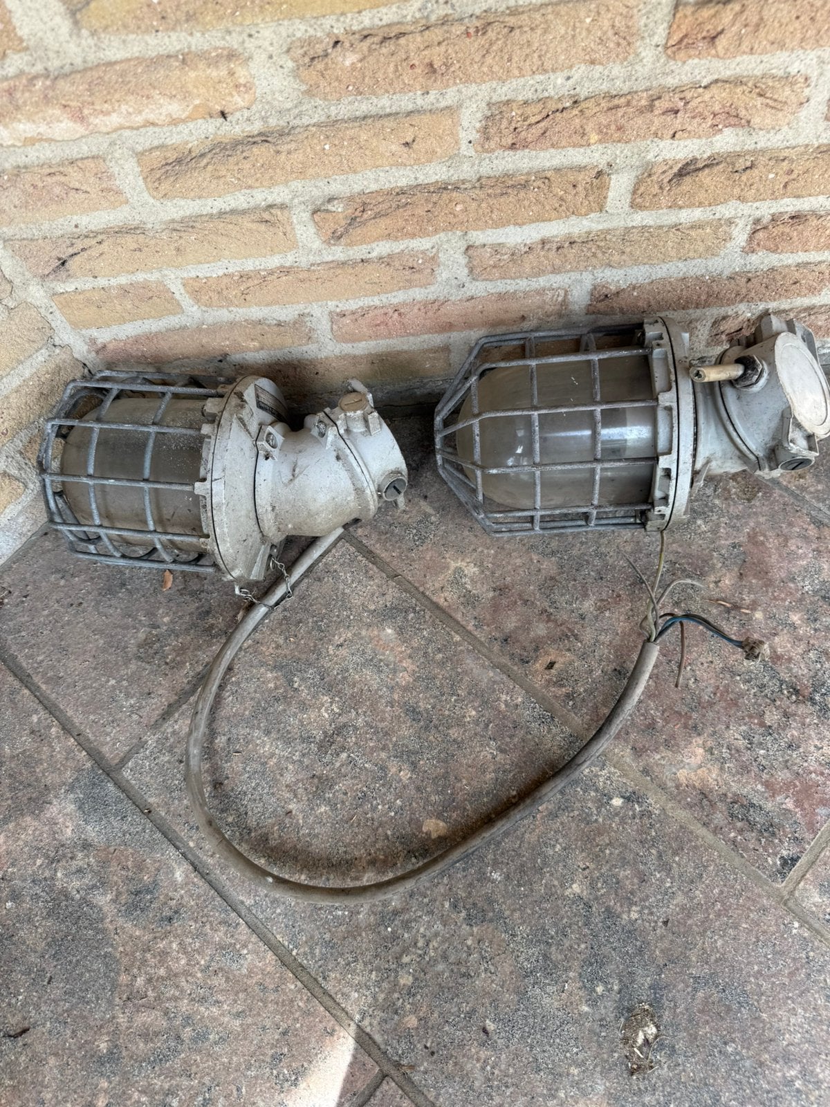 Explosievrije lamp, Ophalen, Gebruikt