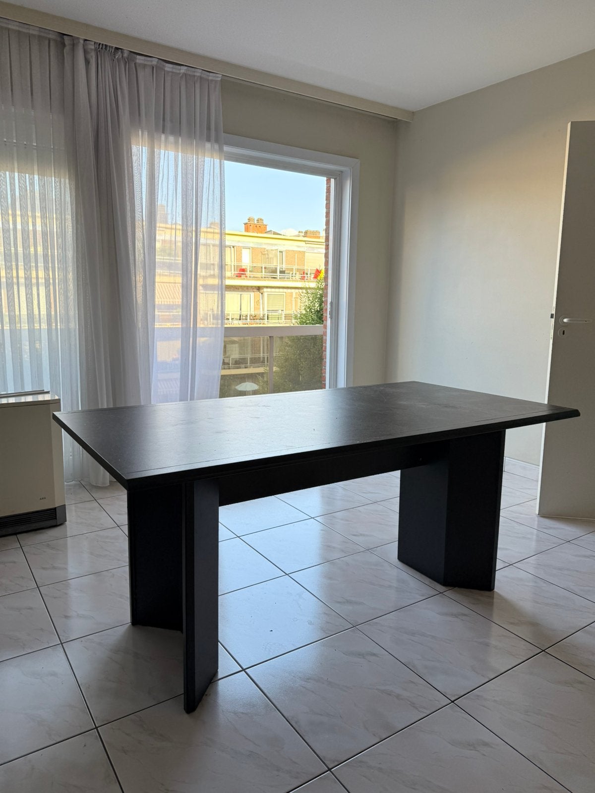 Table salle à manger (À DEMONTER SOI MÊME), Maison & Meubles, Tables | Tables à manger, 150 à 200 cm, Cinq personnes ou plus, Enlèvement