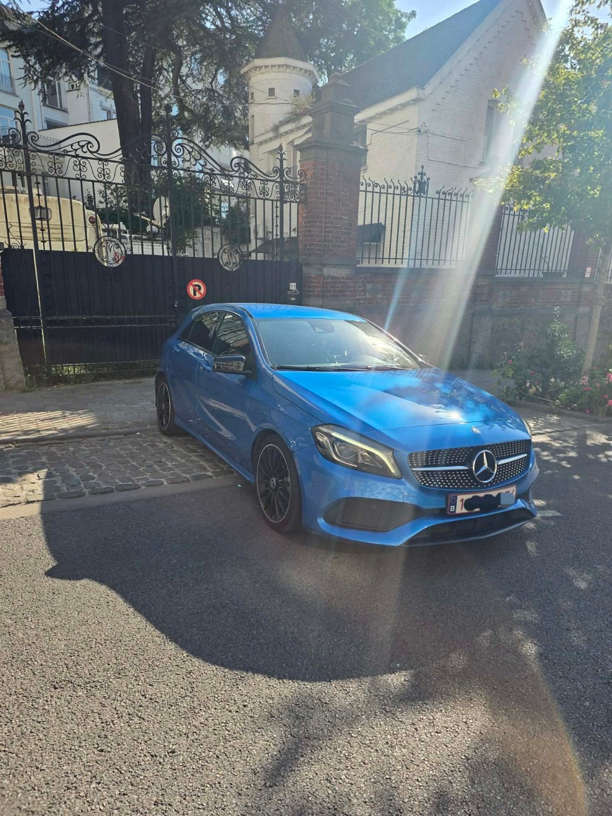 Mercedes-Benz Classe A 180 Essence – Pack AMG

 Année : 20, Autos, Classe A, Achat, Automatique, Particulier