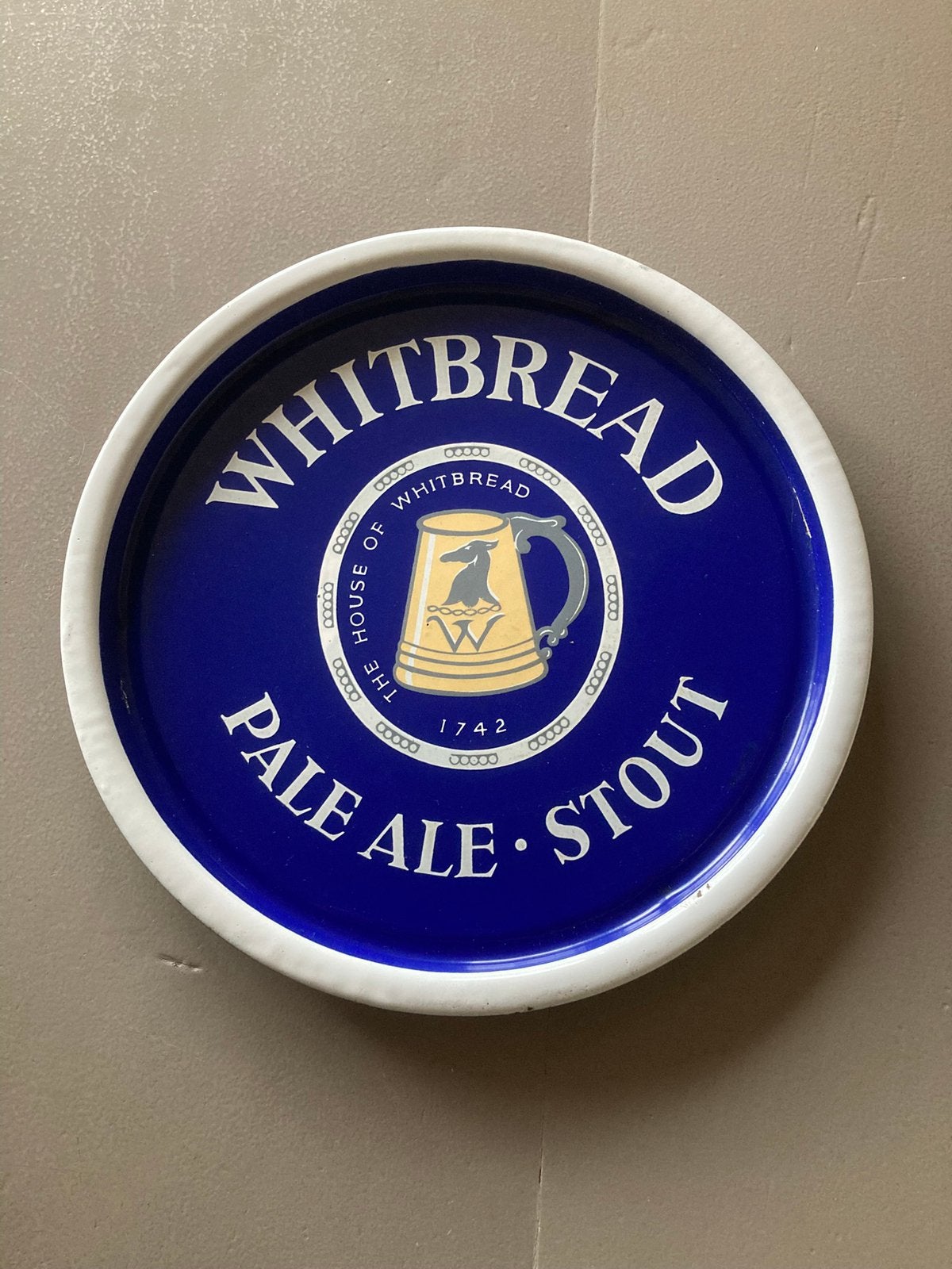 Whitbread beige bierpot emaille plateau, Verzamelen, Ophalen of Verzenden, Zo goed als nieuw