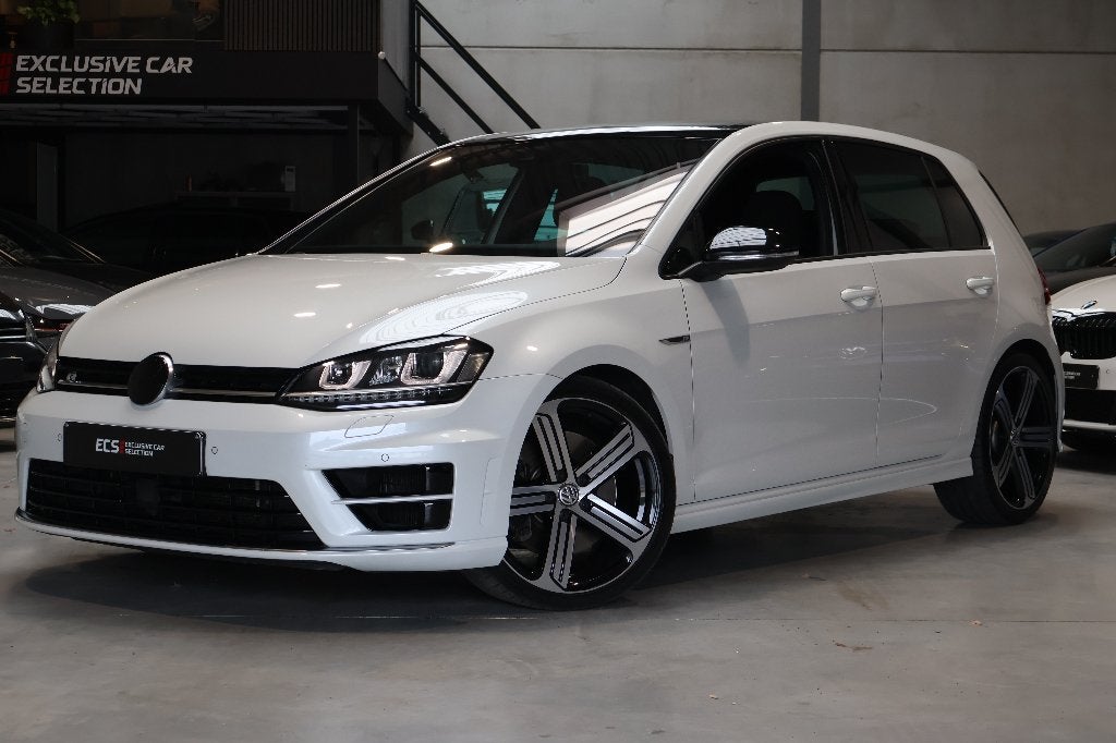 Volkswagen Golf 7R | 4 Motion | DSG | Panorama |19 "| Camera, Automaat, 4 cilinders, 1984 cc, Alcantara