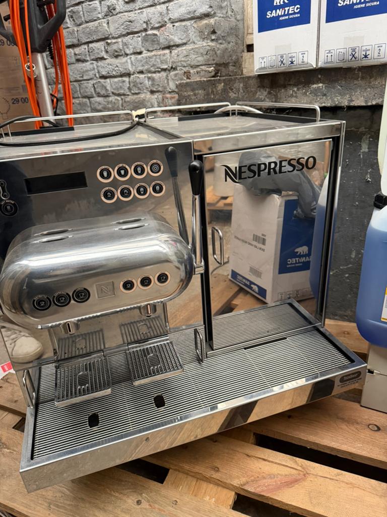 machine a cafe nespresso, Enlèvement, Utilisé, Café et Espresso