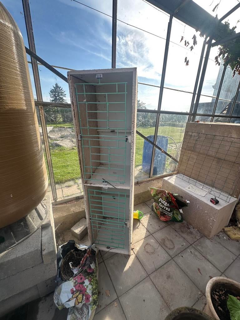 Beaucoup de trucs pour pigeons, Enlèvement, Utilisé, Bois, Cage d'élevage