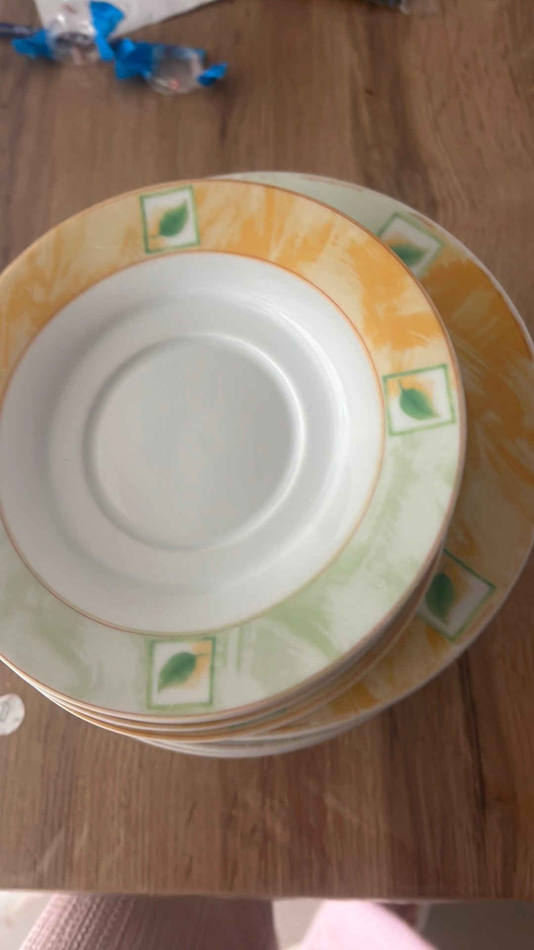LoT dassiette en porcelaine, Enlèvement