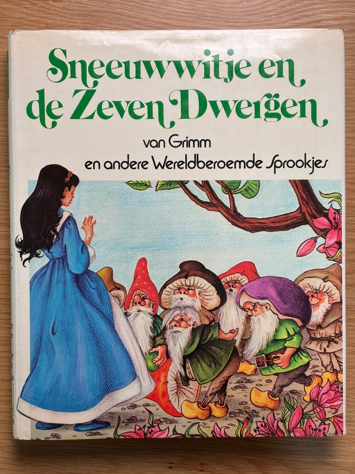 Sneeuwwitje en de zeven dwergen, Boeken, Ophalen of Verzenden, Gelezen
