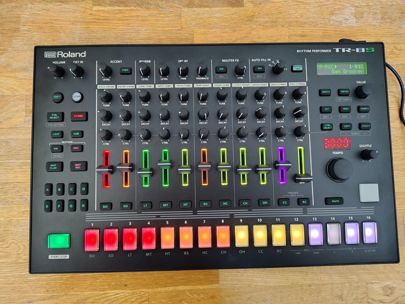 Roland TR-8S, Muziek en Instrumenten, Ophalen, Zo goed als nieuw, Roland
