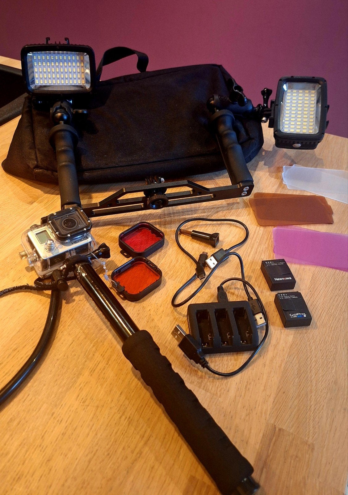 Kit Caméra Sport & Plongée : GoPro Hero 3 + Rig double poign, TV, Hi-fi & Vidéo, Enlèvement, Utilisé, Lampe LED