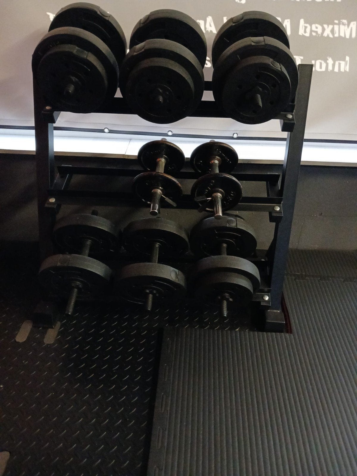 Dumblerek met 8 dumbles, Sport en Fitness, Ophalen, Dumbbell
