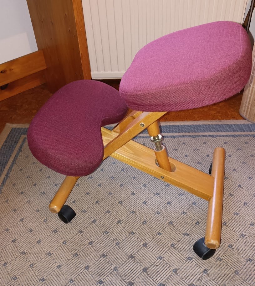 ergonomische kniestoel of kniekruk, Ophalen, Zo goed als nieuw, Bureaustoel, Rood