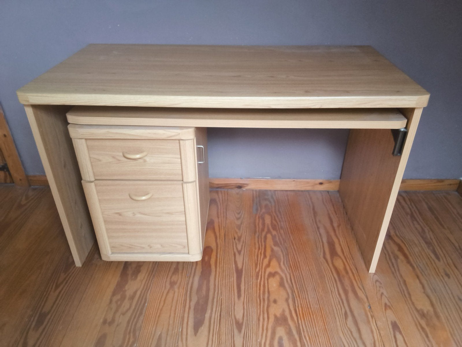 état neuf bureau en mélamine chêne clair dépliable à  90 deg, Maison & Meubles, Enlèvement
