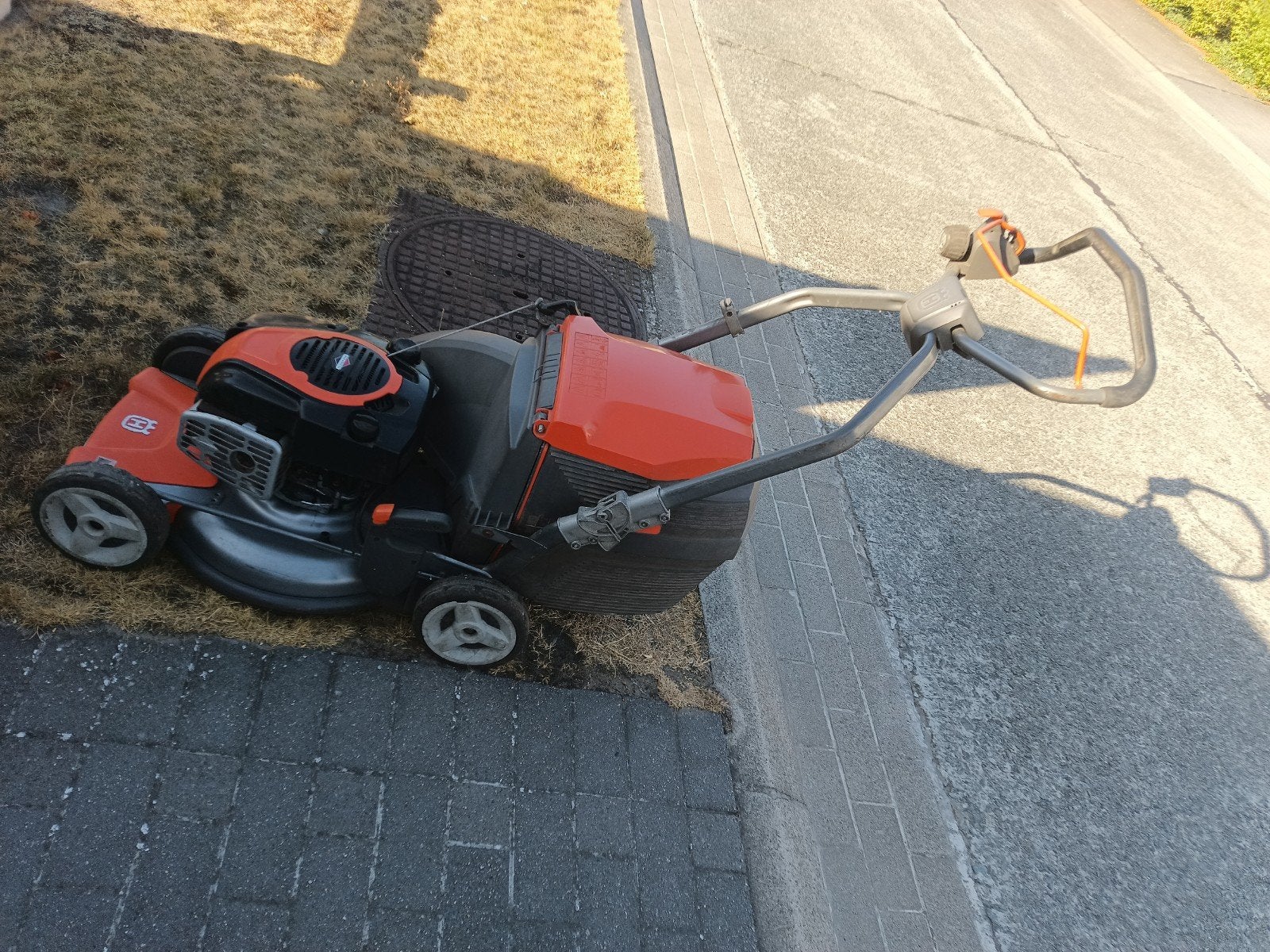 Husqvarna Benzine grasmaaier LC 53 B e Comfort Cruise, Tuin en Terras, Ophalen, Cirkelmaaier, Gebruikt, Opvangbak