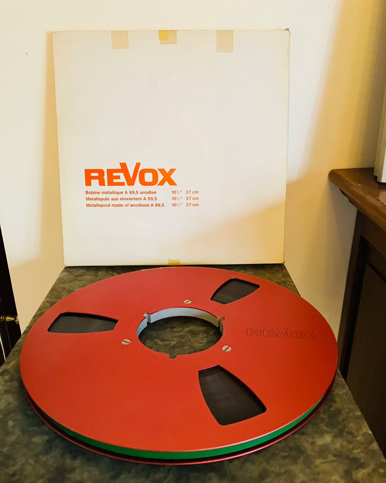 Revox audio spoel rood metaal, Ophalen