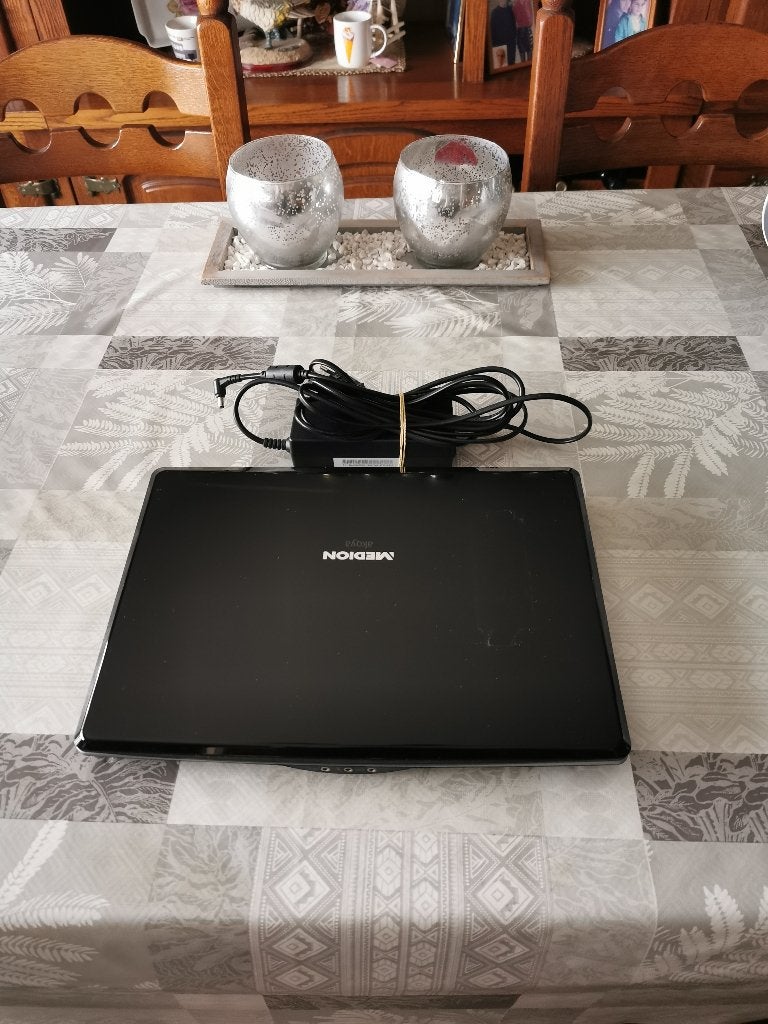 Medion Laptop met Windows 11, Ophalen, 4 GB, SSD