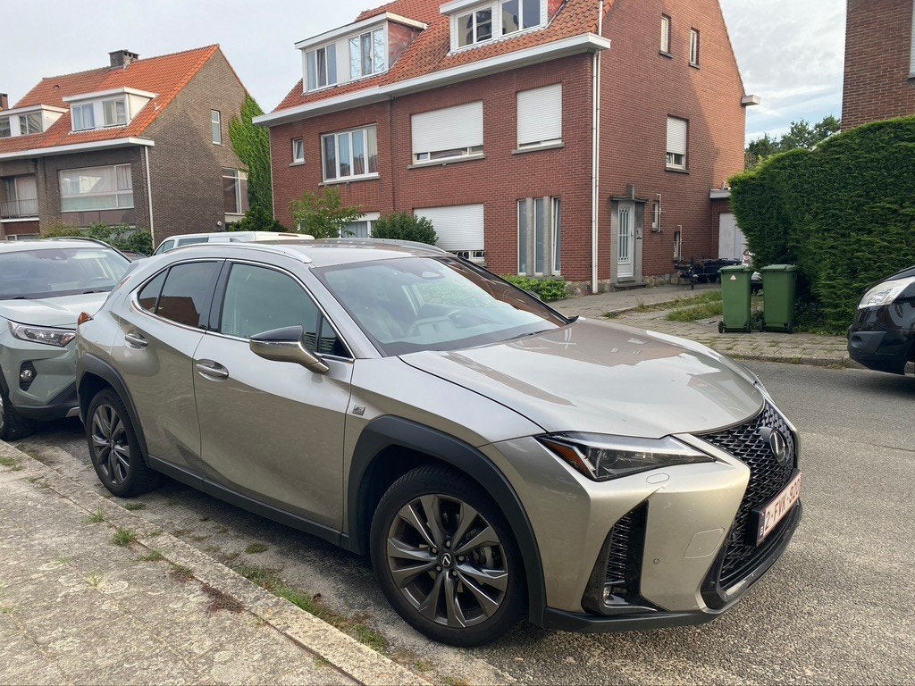 lexus UX 300h FWD FSport, Auto's, Dealer onderhouden, 4 cilinders, 5 deurs, SUV of Terreinwagen