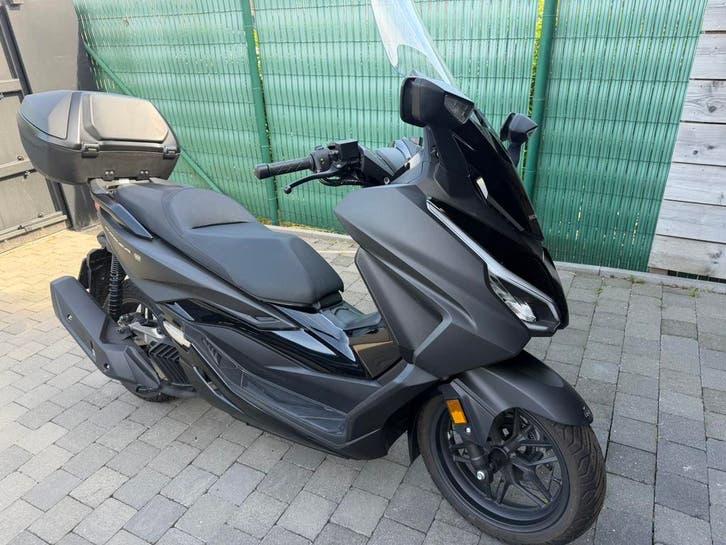 Honda forza 125 cc, bwj juni 2023 - 391 km, Motoren, Motoren | Honda, Particulier, 125 cc
