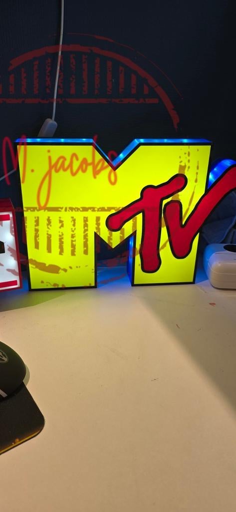 Leuke MTV lichtbak met LED verlichting. Nu €39,95, Verzamelen, Ophalen of Verzenden, Nieuw, Lichtbak of (neon) lamp