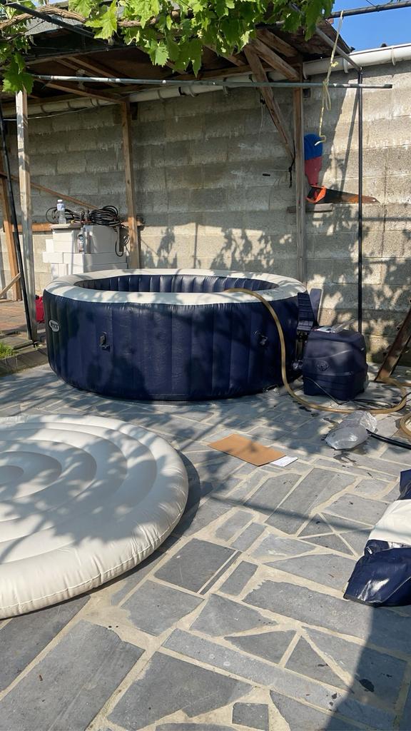 Jaccuzi 6 personnes prix à discuter !, Jardin & Terrasse, Bains à remous et Spas, Enlèvement, Comme neuf, Pompe, Gonflable