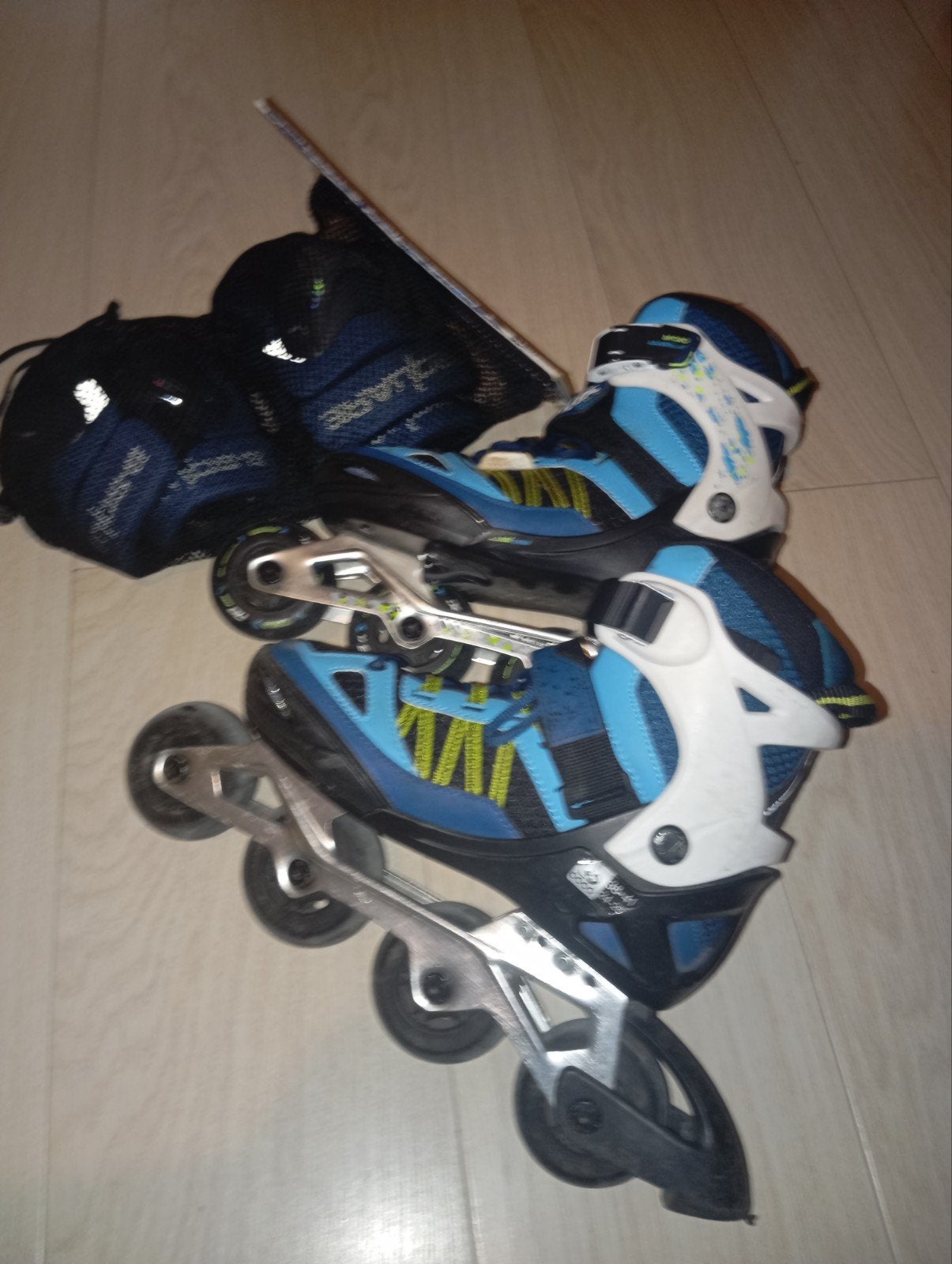 Skeelers + elleboog - pols en kniebeschermers, Sport en Fitness, Gebruikt, Kinderen, Inline skates 4 wielen, Ophalen