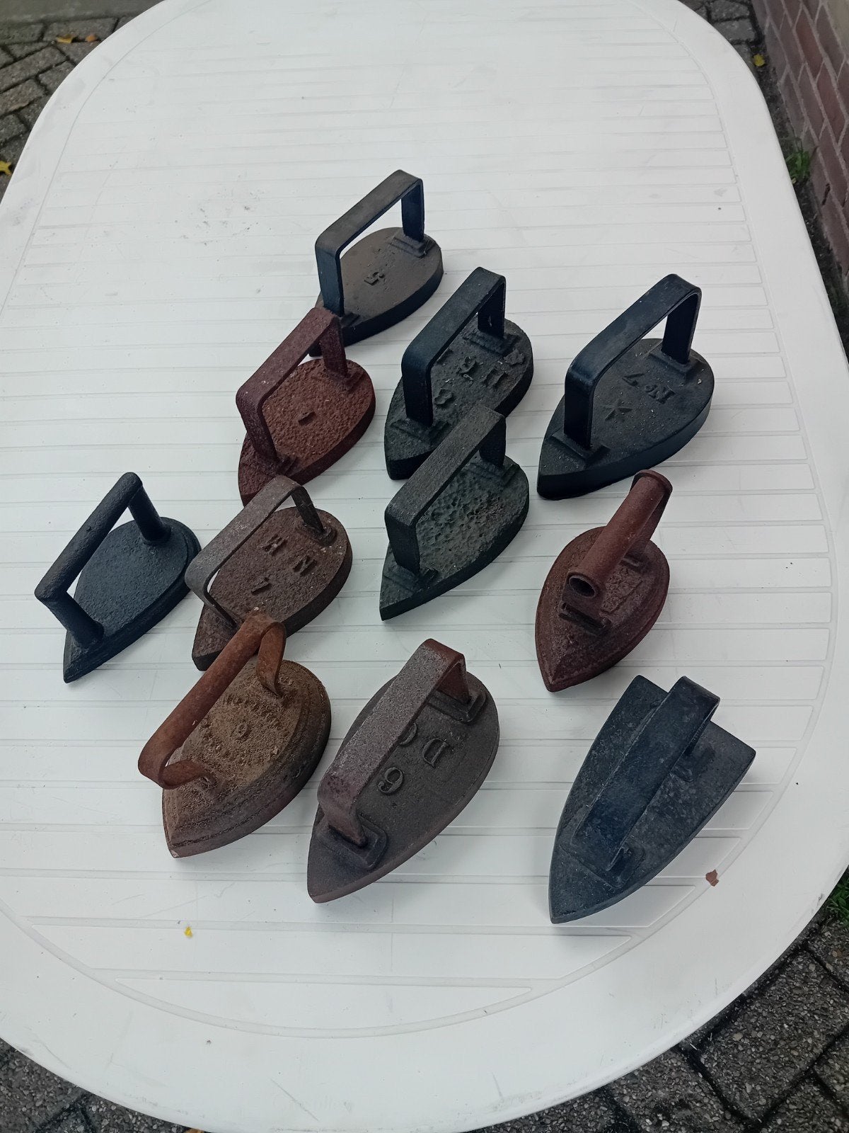 te koop vintage strijkijzers, Ophalen
