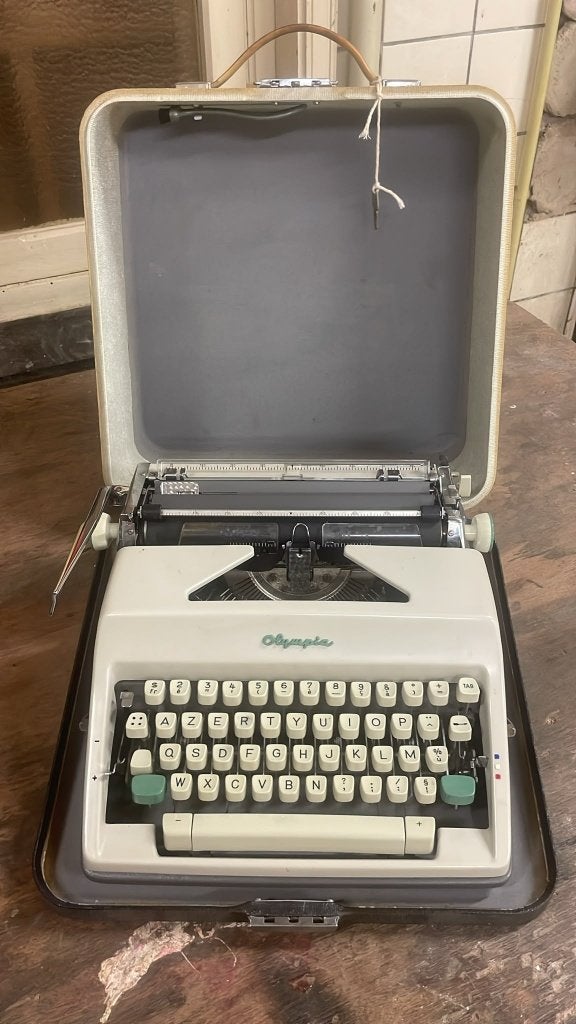 vintage Olympia Splendid typemachine met draagkoffer, Enlèvement