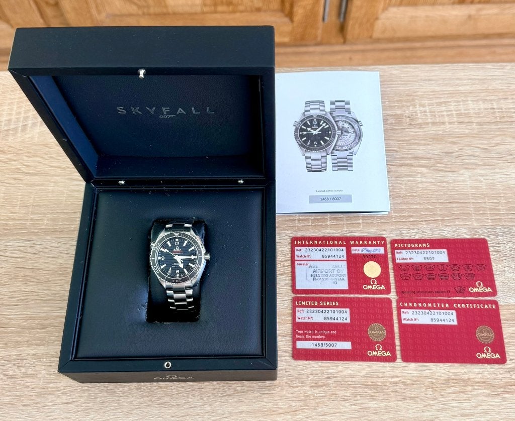 omega seamaster skyfall james bond 007 numérotée, Bijoux, Sacs & Beauté, Montre-bracelet, Enlèvement ou Envoi, Acier, 1960 ou plus tard