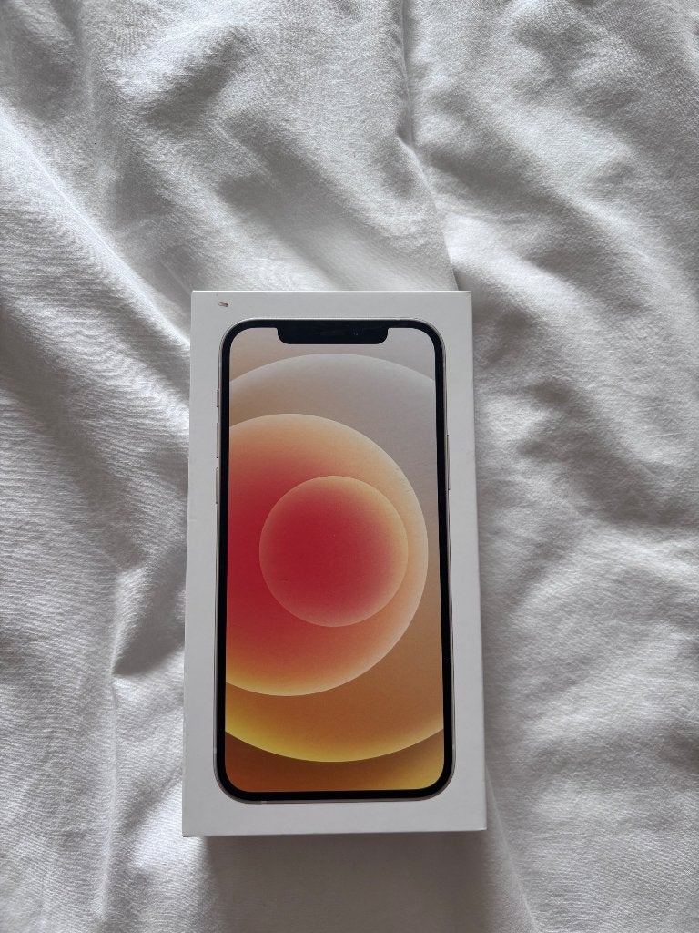 iPhone 15 jaune 128 Go, Télécoms, Téléphonie mobile | Apple iPhone, 128 GB, IPhone 15, Comme neuf, 82 %