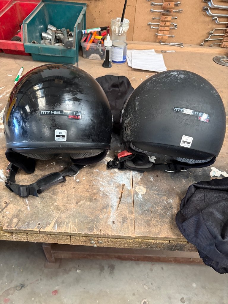 2 scooter/moto helmen, Fietsen en Brommers, Ophalen, Gebruikt