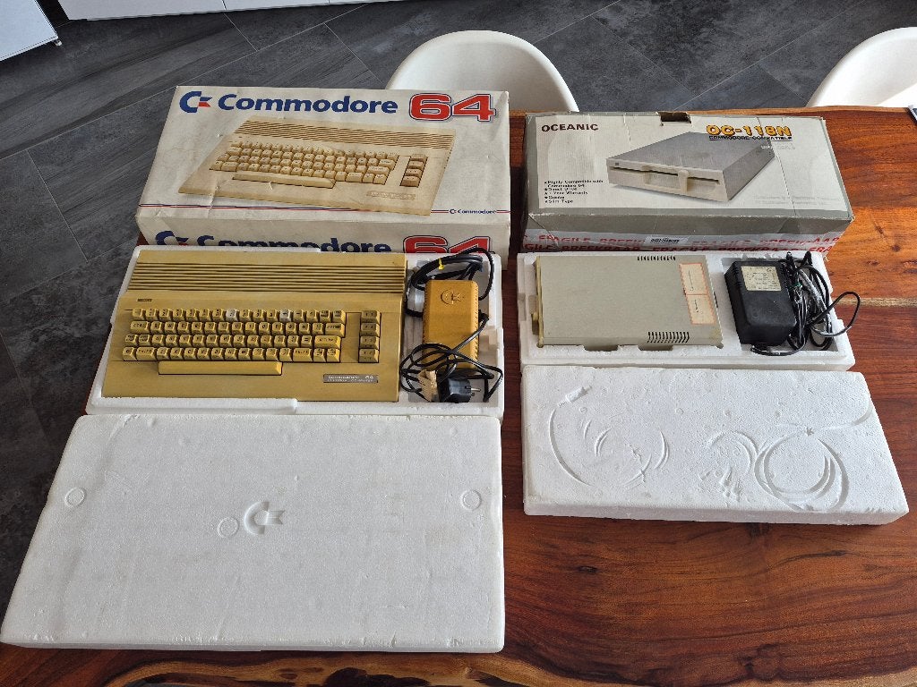 Commodore 64 avec lecteur disquettes, Informatique & Logiciels, Enlèvement, Commodore