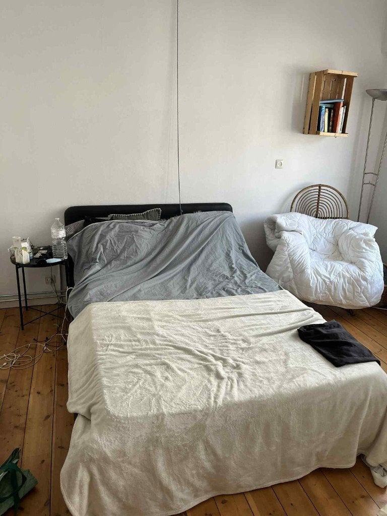 2 persoonsbed en bureau eventueel voor kotstudent, Ophalen, Overige materialen, 140 cm, Zo goed als nieuw