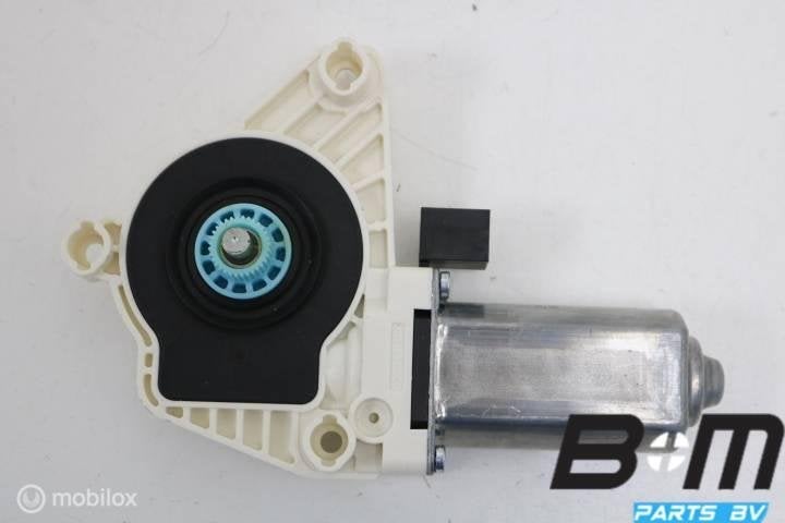 Raammotor rechts voor VW Passat B8 Variant 5Q4959802B, Gebruikt