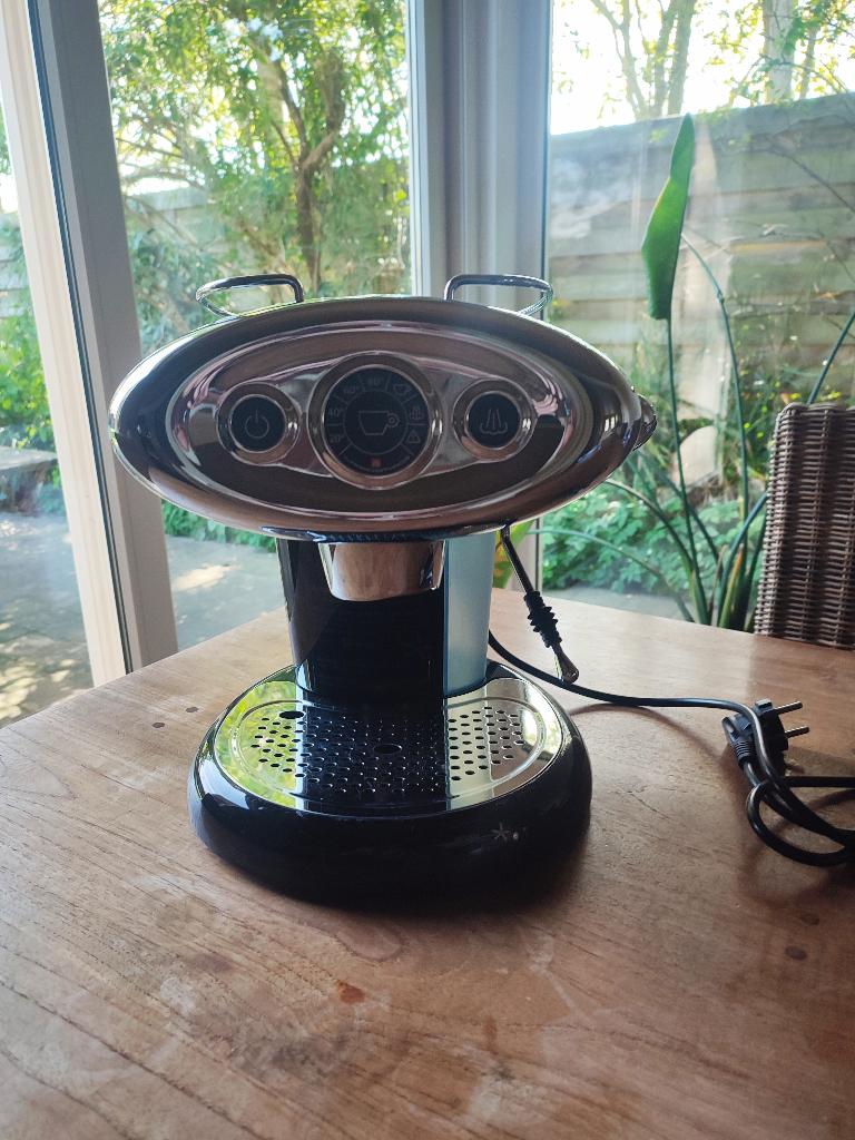 Illy espressomachine, Ophalen, Koffiepads en cups, Espresso apparaat, Zo goed als nieuw
