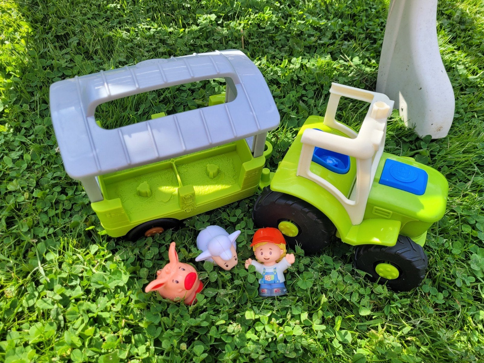 Fisher-Price tractor, Ophalen