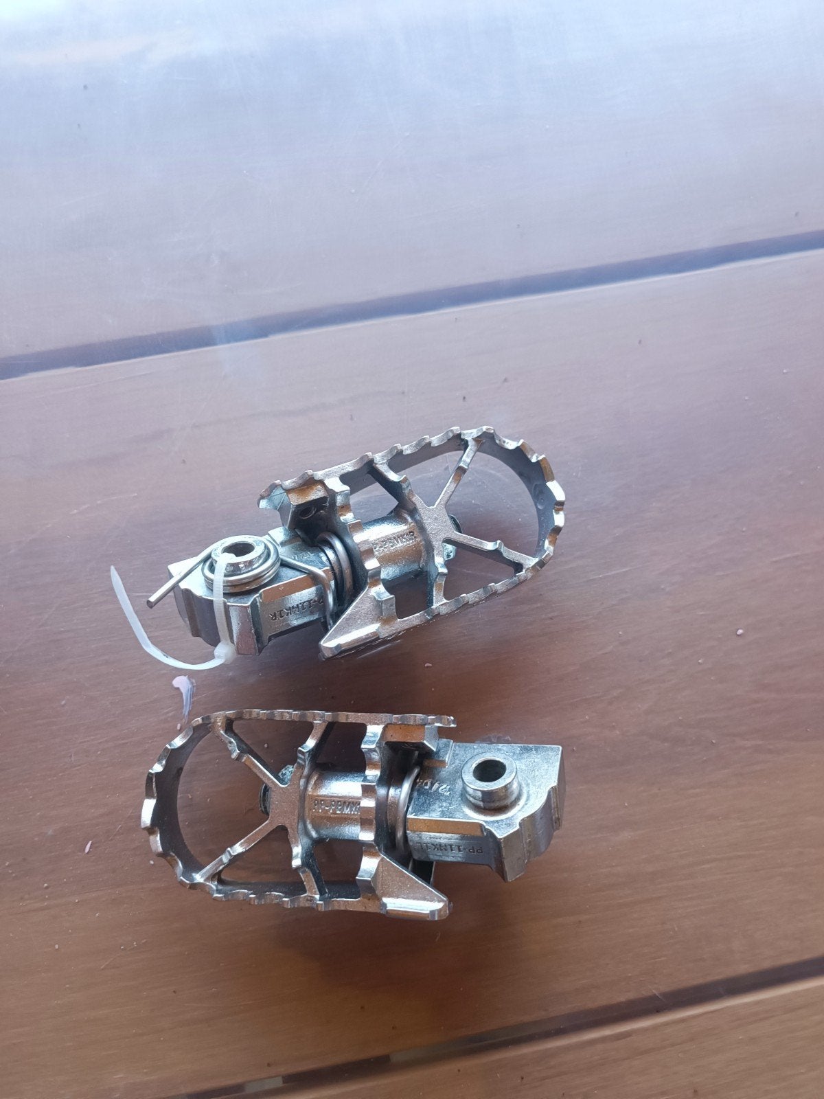 PEGZ VOETSTEUN DRAAIBAAR, Motoren, Ophalen of Verzenden