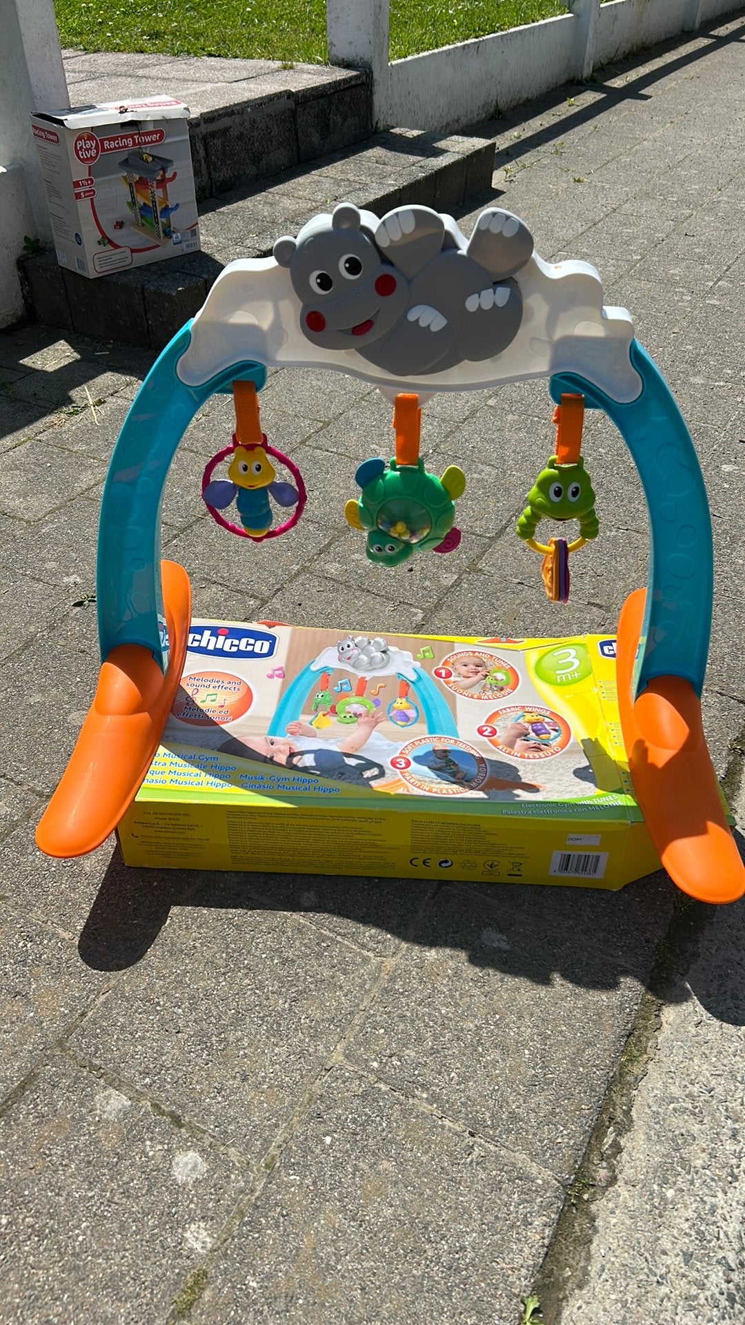 Chicco musical gym pour bébé, Enfants & Bébés, Enlèvement, Comme neuf