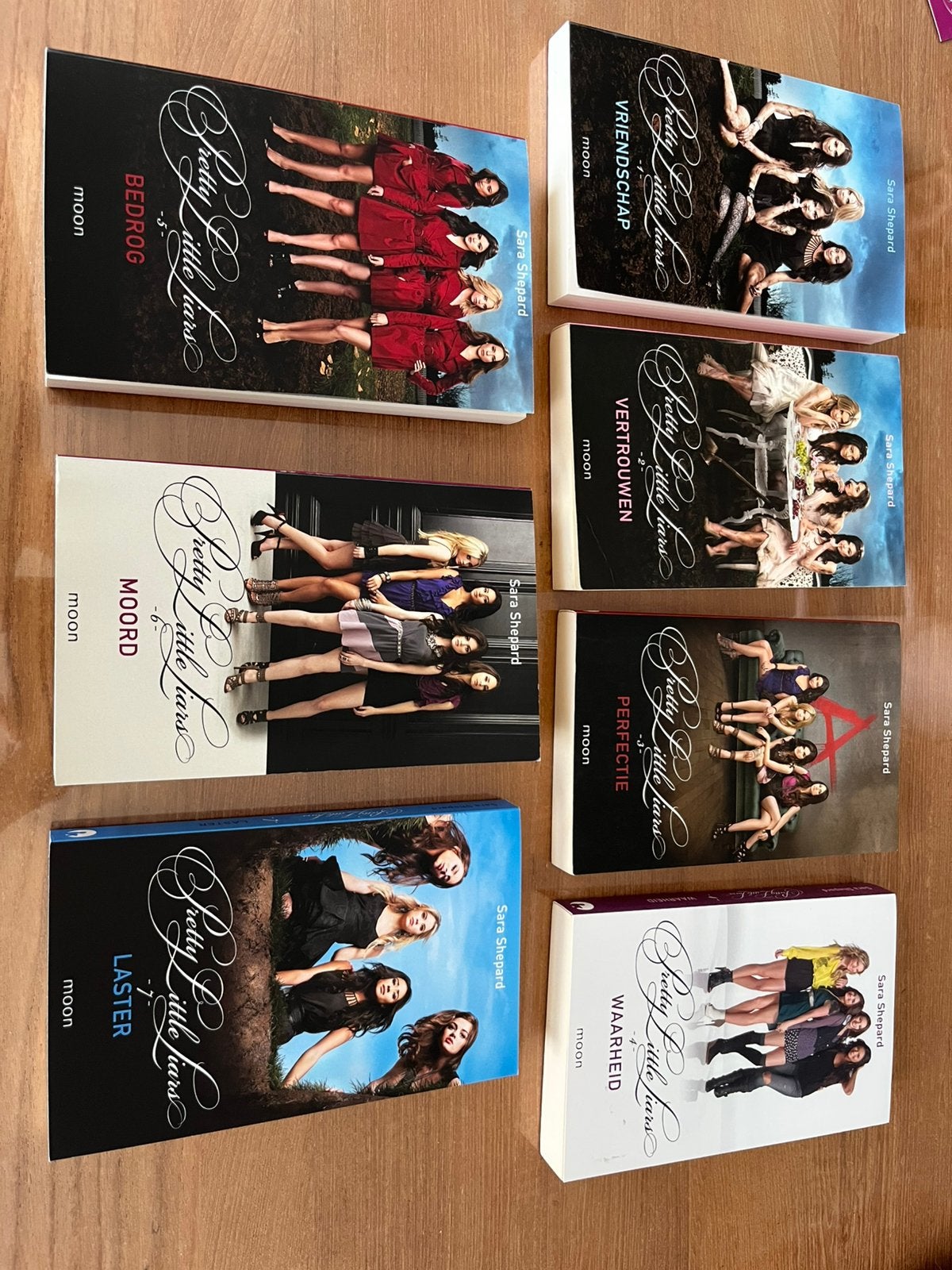 Boeken 1-7 pretty little liars, Boeken, Fantasy, Ophalen of Verzenden, Gelezen