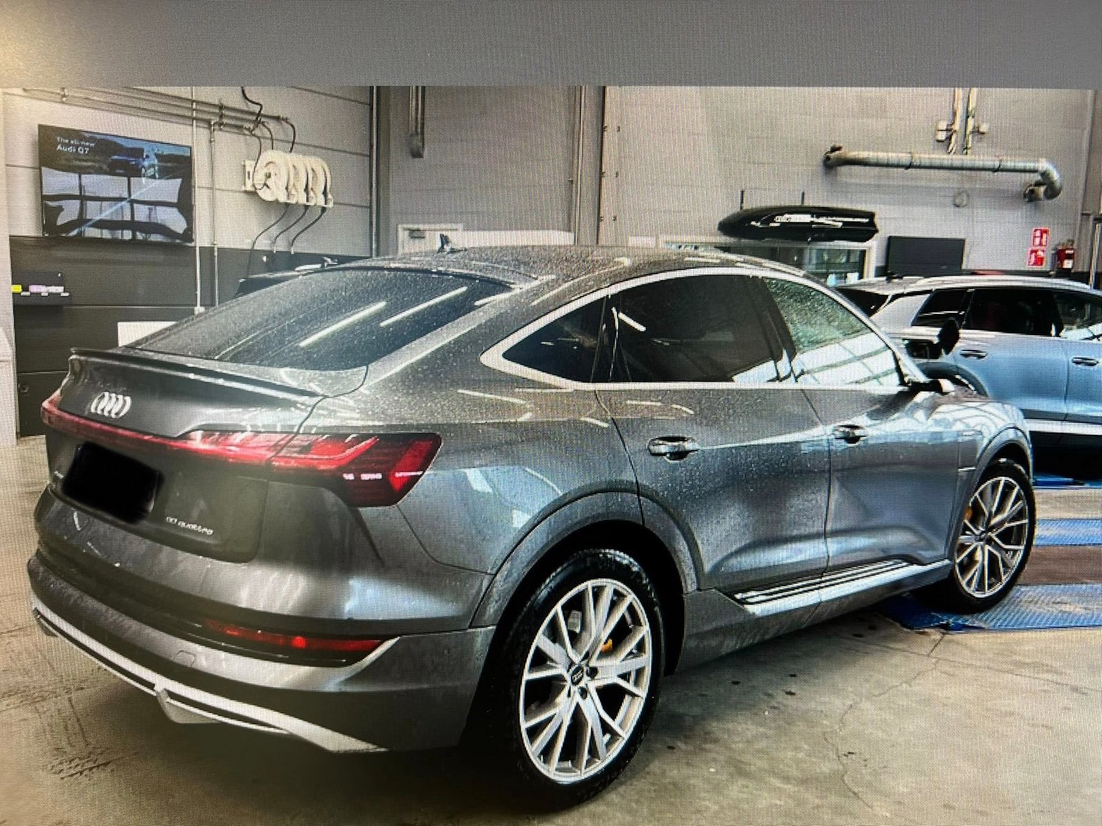 Audi E-tron Sportback S-line 50 Quattro, Autos, Cuir, Argent ou Gris, 1800 kg, Entretenue par le concessionnaire