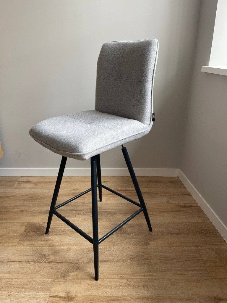 Barstool Henders & Hazel, Huis en Inrichting, Barkrukken, Zo goed als nieuw, 90 cm of meer, Metaal, 1 kruk, Draaibaar, Ophalen of Verzenden