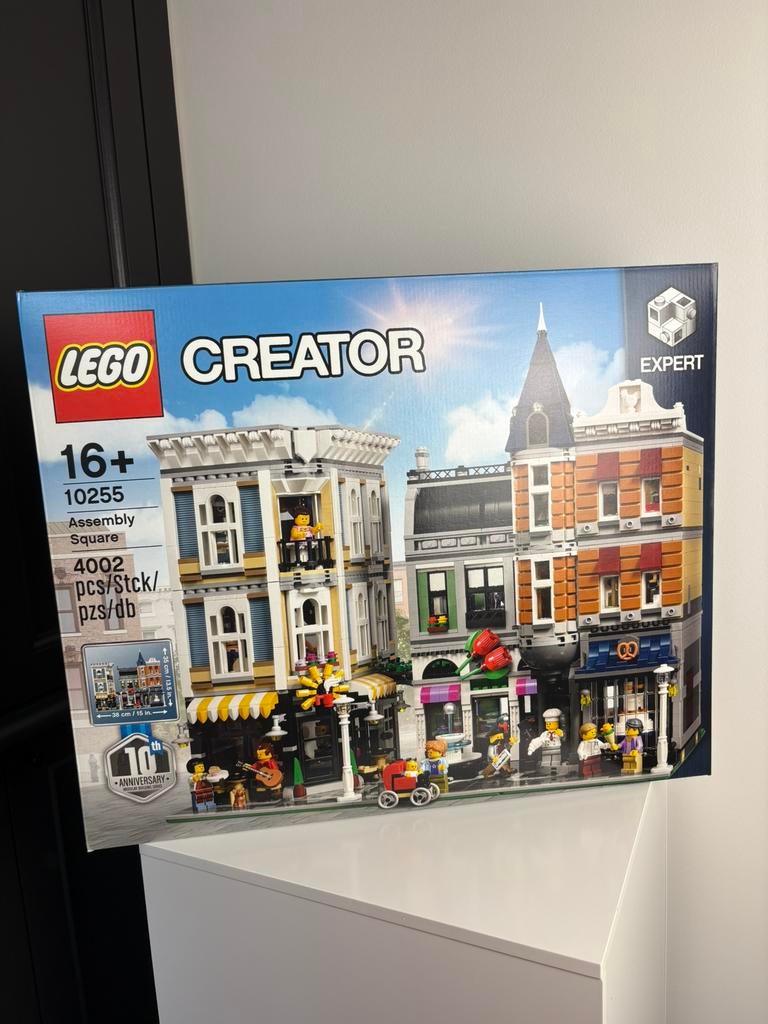 LEGO Creator Expert 10255 Assembly Square New, Kinderen en Baby's, Speelgoed | Duplo en Lego, Ophalen of Verzenden, Nieuw, Complete set