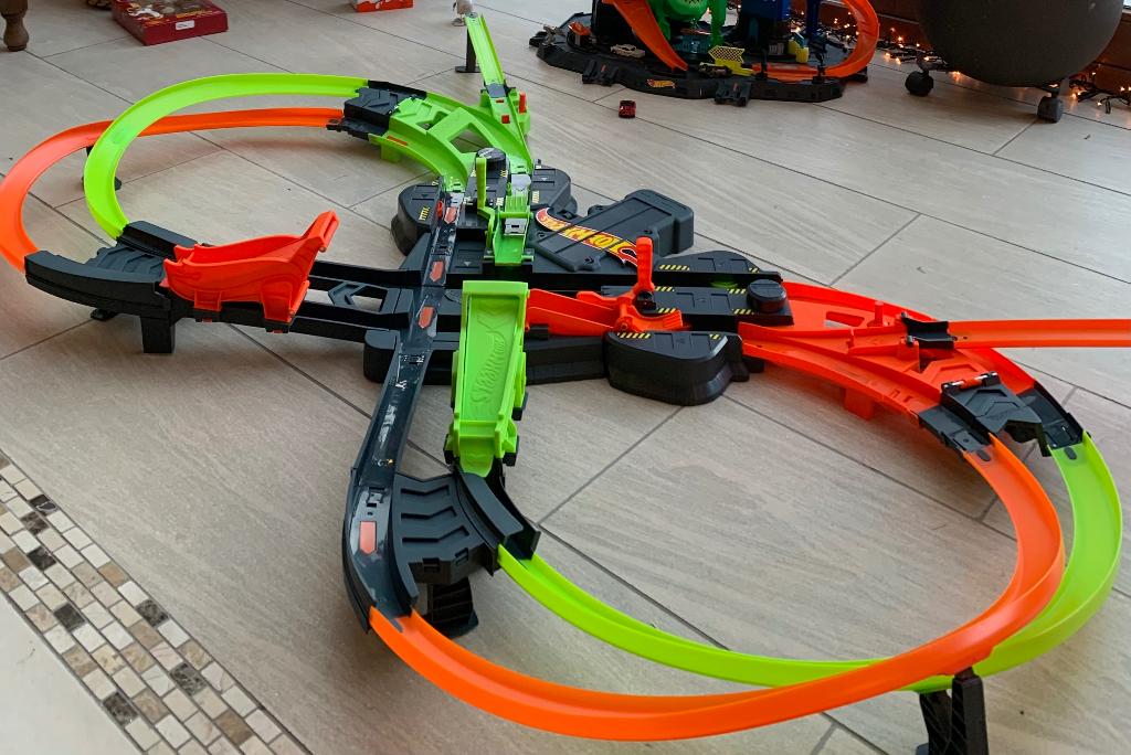 Hot Wheels circuit, Enfants & Bébés, Jouets | Circuits, Enlèvement, Comme neuf, Circuit, Hot Wheels