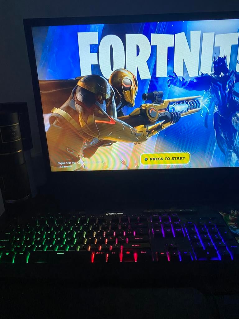 PS4+clavier+souris+contrôleur+TV, Enlèvement, Comme neuf, À partir de 12 ans, Online